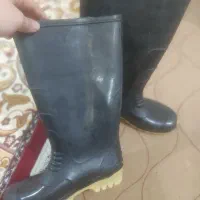 یک جفت چکمه سایز پا ۴۰