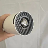 پروژکتور HY300 در حد نو زیاد استفاده نشده