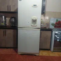 یخچال و فریزر اسنوا
