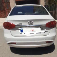 جک j4