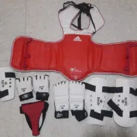 لباس مبارزه تکواندو و کاراته