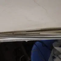 تعدادی چوب پرده به فروش می‌رسد