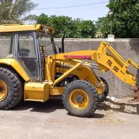 بیل بکهو یک دستگاه بیل بکهو تمیز کم