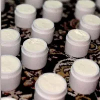 کرم دست ساز ملکه امارتی