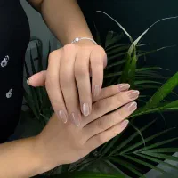 خدمات ناخن(کاشت و ترمیم و..)