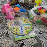 مقداری اسباب بازی سالم و تمیز