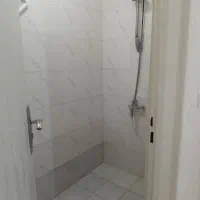 یک واحد آپارتمان ۶۲ متری بازسازی شده بدون حاشیه‌