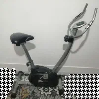 دوچرخه ثابت ورزشی