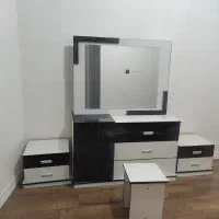 اینه و کشو و پاتختی