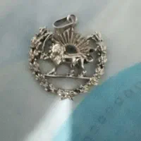 پلاک زنجیر شیر خورشید