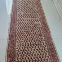 یک دست مبل و یک عدد تلویزیون و یک عدد کنارفرشی
