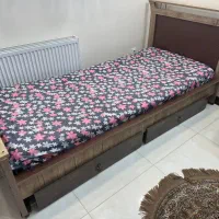 تخت کشاب دار و کمد