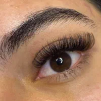 اکستنشن مژه و لیفت با کمترین قیمت اف ویژه