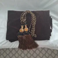 چوب پرده و پرده مخمل قهوه ای