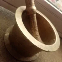 هاونگ قدیمی حدودا    ۶۰ سال   آلیاژ  اصل برنز