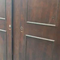 دو عدد کمد و یک عدد کالسکه بچه
