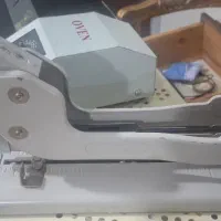 دستگاه پرس آ۳ زن ومنگنه وسط زن هم هست