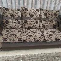 یک دست مبل راحتی در حد نو بدون شکستگی