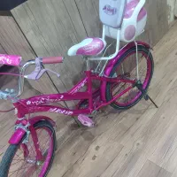 یک‌دستگاه‌دوچرخه‌دوخترانه