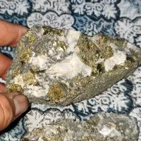 سنگ معدنی  کریستالی (پیریت)