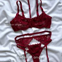 سوتین و کاستوم زنانه