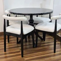 میز نهارخوری چهارنفره