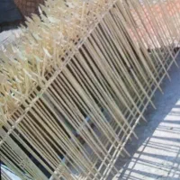 حفاظ نرده روی دیوار شاخ گوزنی درب اکاردونی زیرپله