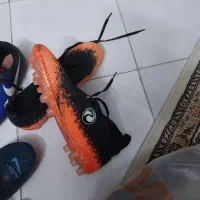 کفش فوتبالی چمن سایز 38 و 32