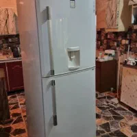 فروش یک عدد یخچال فریزر یک عدد یخچال