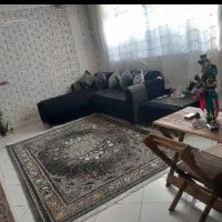 مبلمان ۷ نفره در حد نو با فرش و کولر