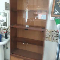 کتابخانه شیشه ای