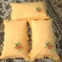 تعدادی بالش و پتو نو