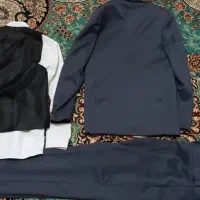 مقداری لباس در حد نو