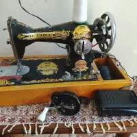 چرخ خیاطی دوشیرنشان ژاپنی اصل قدیمی