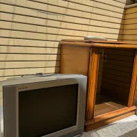 فروش تلویزیون LG به همراه میز و دستگاه DVD سامسونگ