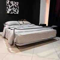 تخت فلزی پیچ و مهره ای