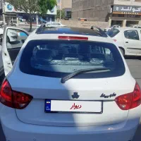 Quick GXR 1404 سفید تیر ماه ۱۴۰۴ سفید -مشکی
