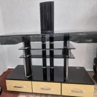 میز تی‌وی شیشه ای