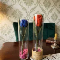 عروسک و گلهای زیبا