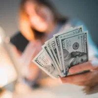 دعوت به همکاری در فضای مجازی فقط باگوشی