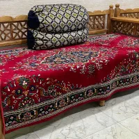 تخت چوبی