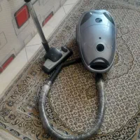 جاروبرقی سالم با معکش بسیار قوی