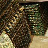 خریدار بردگوشی سوخته و مادربرد. ماینر سوخته