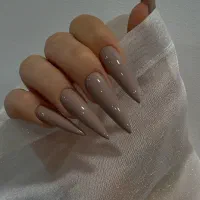 کاشت ناخن بلند و ژورنالی