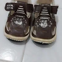 کفش بچه در حد نو اصلا استفاده نشده