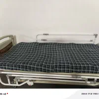 تخت بیمارستانی