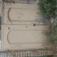 درب حیاطی بازای نیست محکم وسنگین