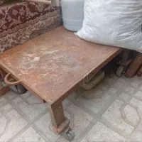 میز چهارچرخ