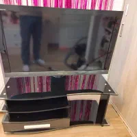 میز شیشه ای تلویزیون بدون ایراد و سالم