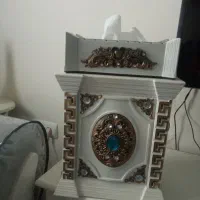 سطل و جادستمال کاغذی. رومیزی ترمه